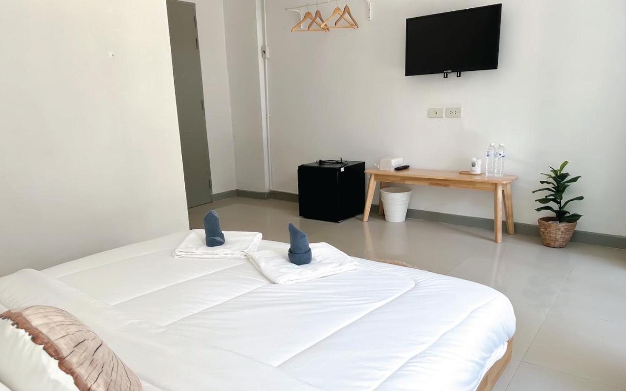 Baobab Hotel Patong Ngoại thất bức ảnh