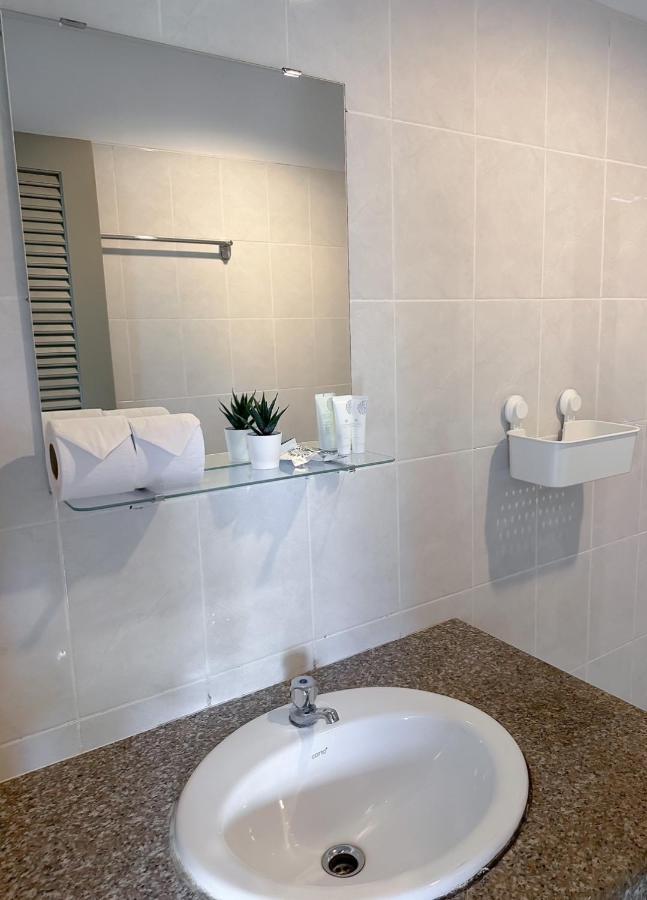Baobab Hotel Patong Ngoại thất bức ảnh